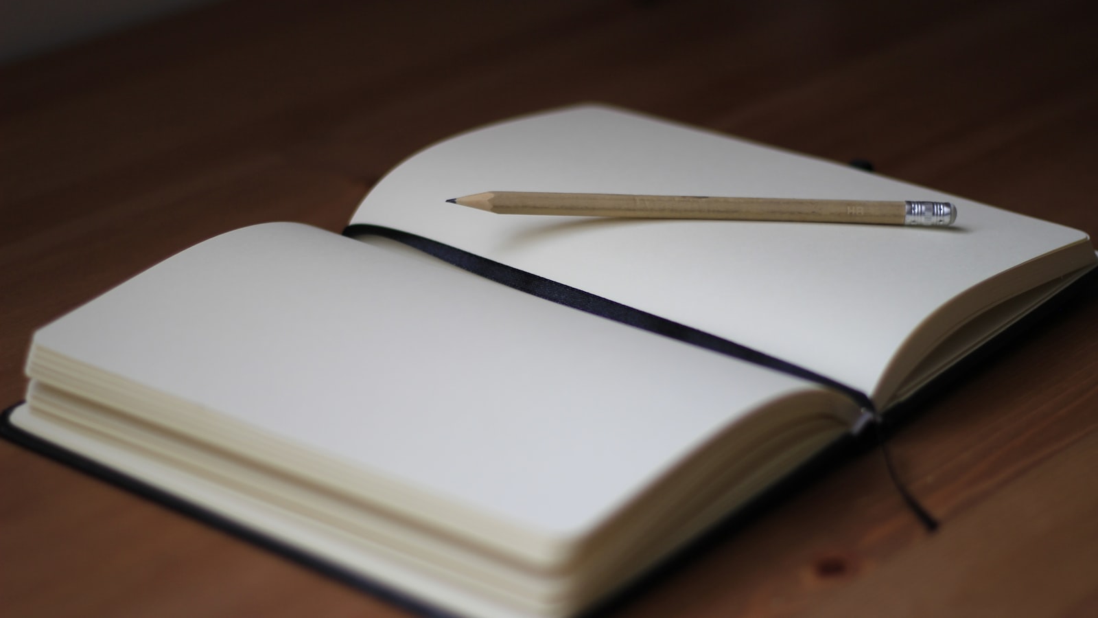 Micro-Journaling 5 Menit: Cara Pengembangan Diri yang Ringan tapi Konsisten di 2026